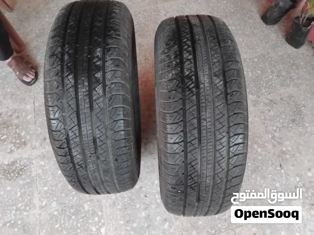 جوز كوشوك مستعمل سيارة مقاس 235/70/16 للبيع