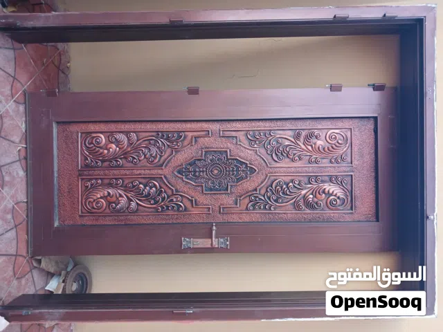 باب نحاسي مستخدم بحاله جيده
