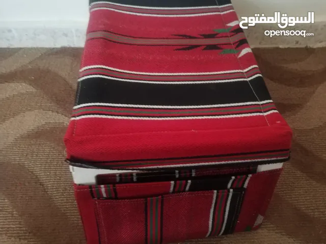 طاوله صغيره ارضيه.....( تفك وتركب).