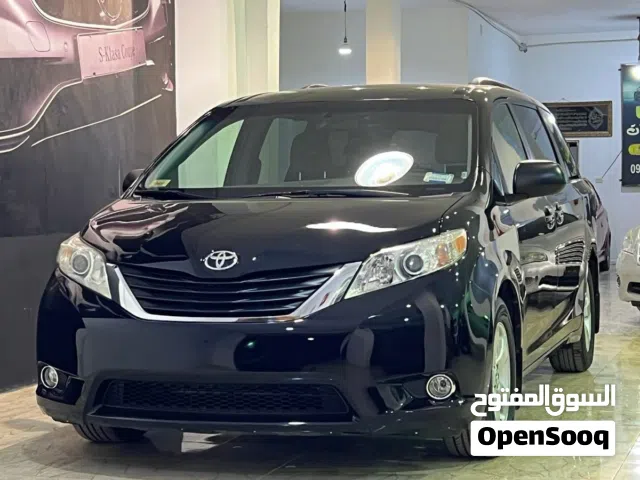 2015 تويوتا سيينا