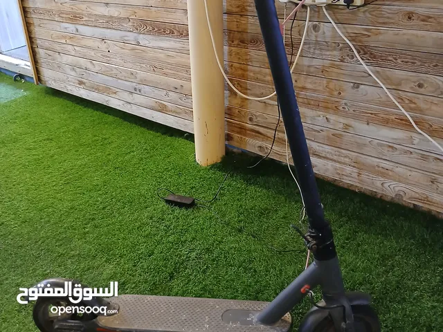 سكوتر كهربائي شركة كروني خربان و و قابل للتصليح مع شاحن