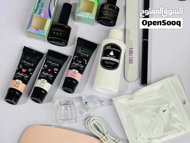 بكج حقيبة اكرلك متكاملة مع جميع ملحقاته الضرورية بولي جيل من Misscheering PROFESSIONAL NAIL ART K
