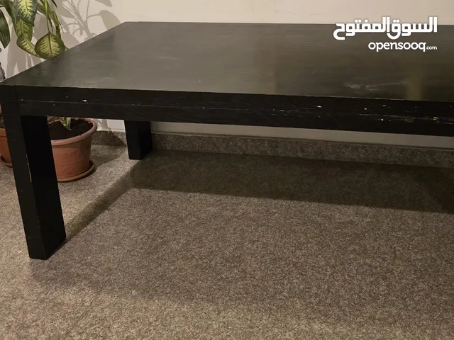 طاولة سفرة من هوم سنتر بدون كراسي