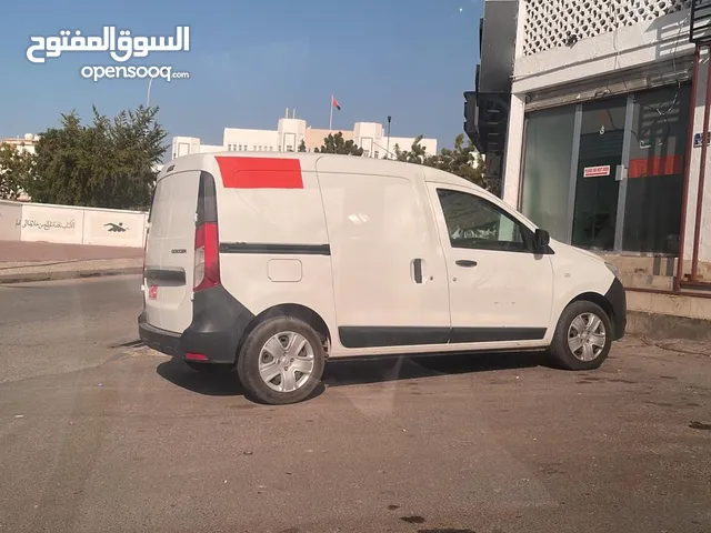 سيارة غسيل متنقل مجهزة بالكامل ومرخصة من الشرطة وجهات الإختصاص