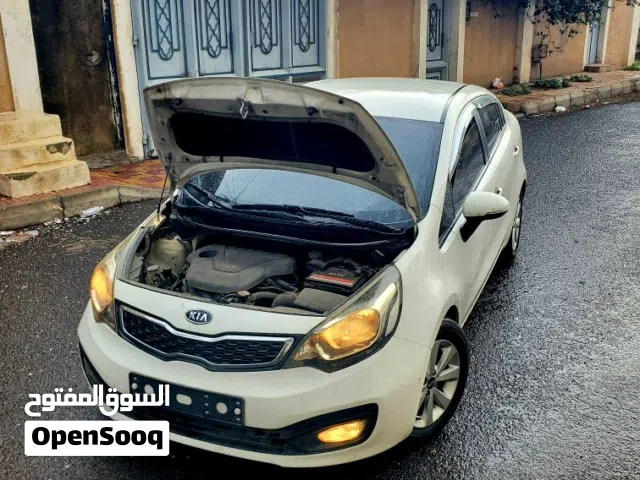 2012 كيا برايد Standard