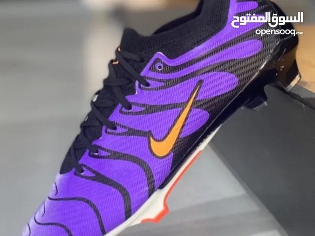 35 Sport Shoes in Al Dakhiliya