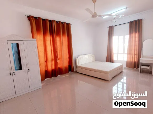 استديو للعوائل و الموظفات في الموالح الجنوبيه / الوصف مهم .