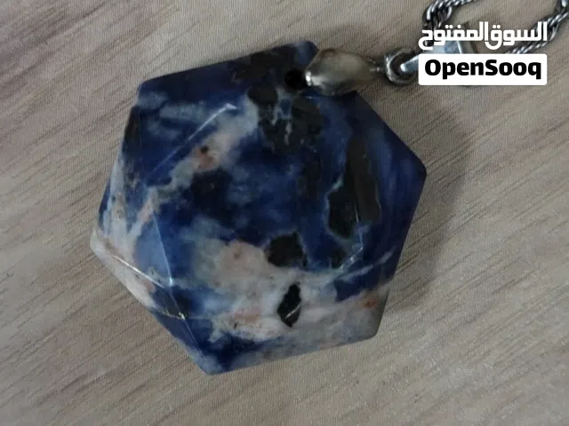 مقتنيات تراثية و أحجار كريمة — سبحة قديمة + عقد لازورد طبيعي + سوار أحجار أصلية