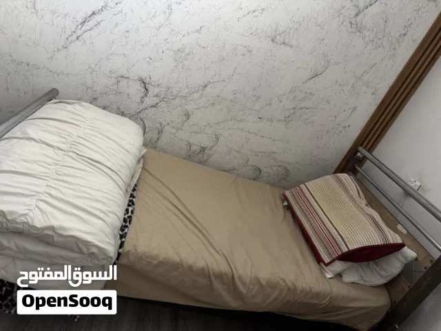سرير نفر واحد مع مندر طبي