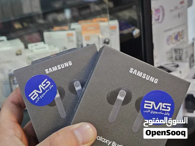 Samsung Galaxy Buds 4  Samsung Galaxy Buds 4 pro