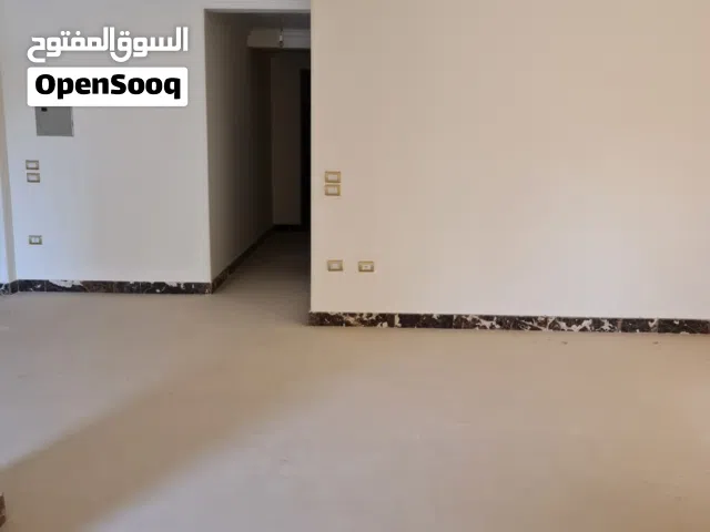 شقه سوبر لوكس للايجار في التجمع الاول كومباوند النخيل بجوار الطريقه الدائري ونادي وادي دجله أول ساكن