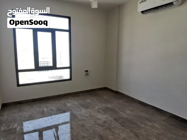 للإيجار شقة عائلية بالمعبيلة الجنوبية170ريال غرفتين ومجلس شامل مياه وانترنت