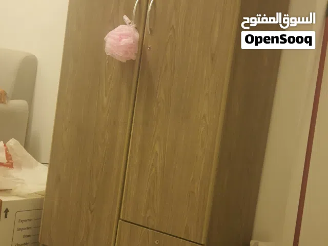 خزانه ملابس 2 باب للبيع بحالة الجديد + 1 درج