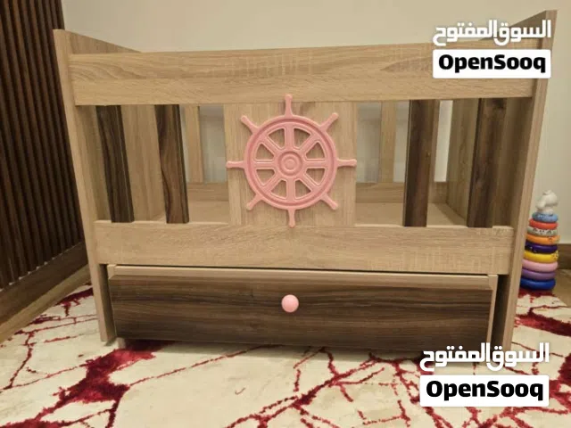 سرير أطفال بنات