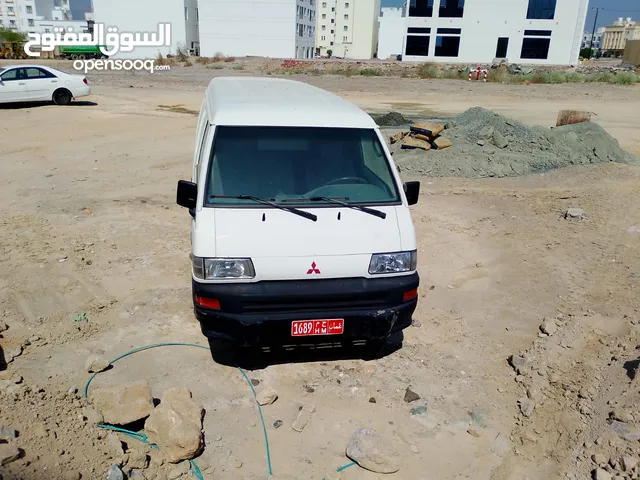 ميتسوبيشي شاحنة باص L300 موديل 2013 للايجار