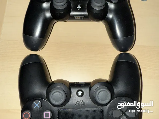 ايدتين بلايستيشن 4 أصليات بحالة ممتازه