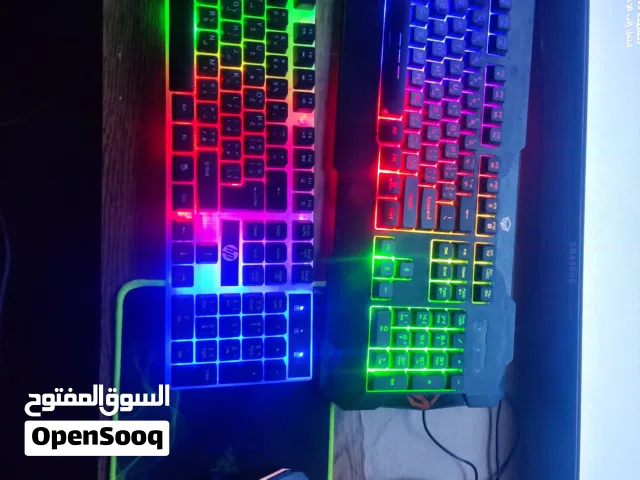 للبيع عرض ممتاز  زوز كيبوردات RGB + زوز موسات كلهم شغالين كويس وفي حالة ممتازة   السعر