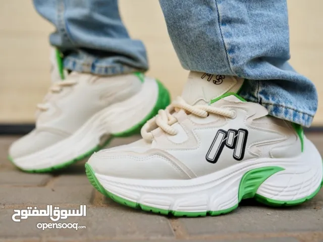 45 Sport Shoes in Tripoli