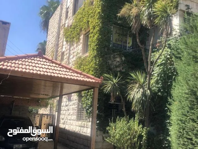 450 m2 4 Bedrooms Villa for Sale in Amman Um Uthaiena