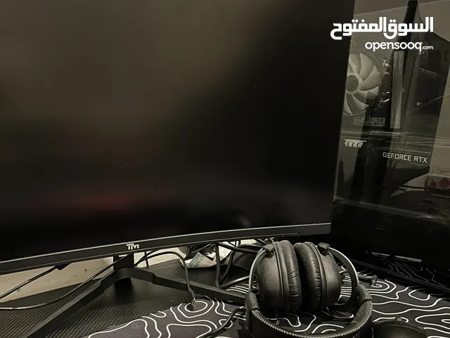 بي سي وشاشه وسماعه ومايك وماوس وكيبورد وماوس باد دش واتساب والشراي ماني مقصر معاه