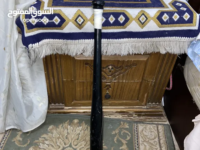 مضرب بيسبول خشب زان حالة جيدة جداً