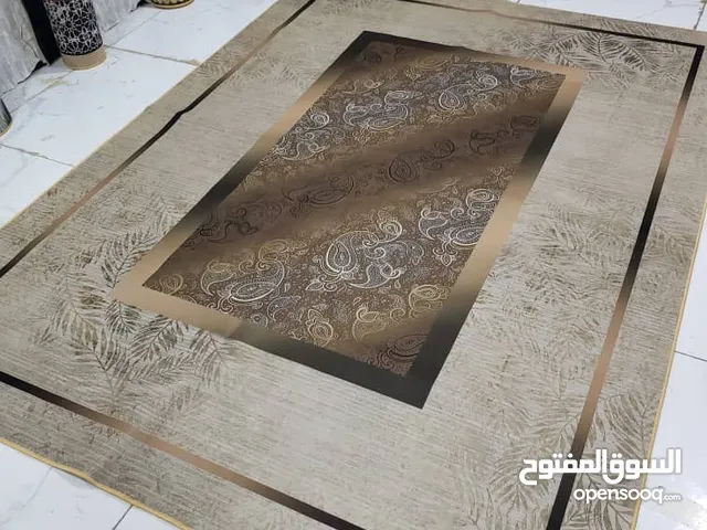 مفارش ثريدي 230*160 مبطن خلفيه جلد محبب تثبت على اي سطح