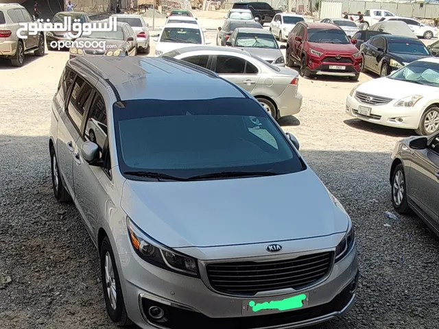 Used Kia Sedona in Ajman
