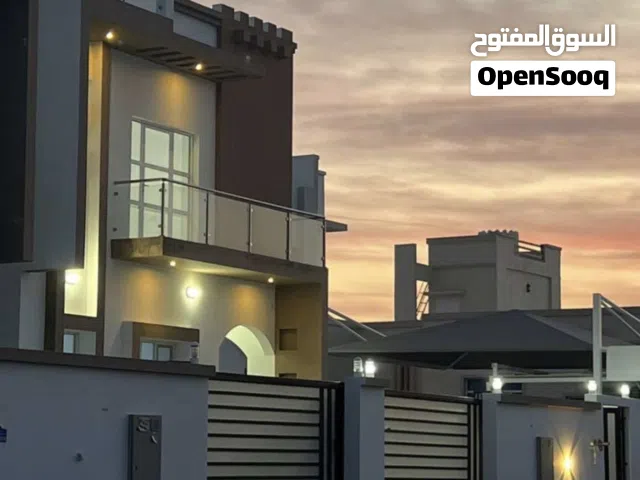 للإيجار فيلا معبيلة الثامنة