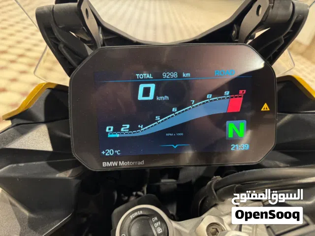 بي إم دبليو F 900 XR موديل 2021 سعة 900 سي سي