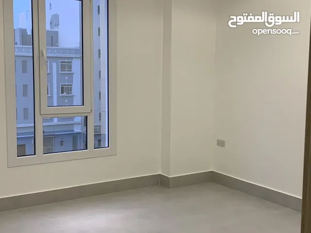 غرفة في شقة مشتركه / للموظفات فقط Room on shared Flat/ females only