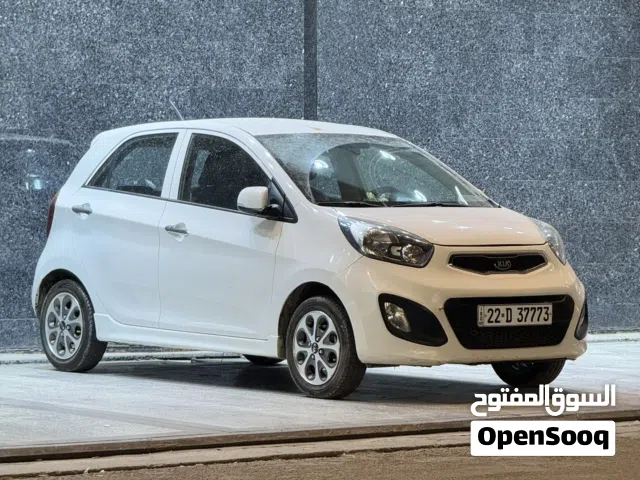 2013 كيا بيكانتو Standard