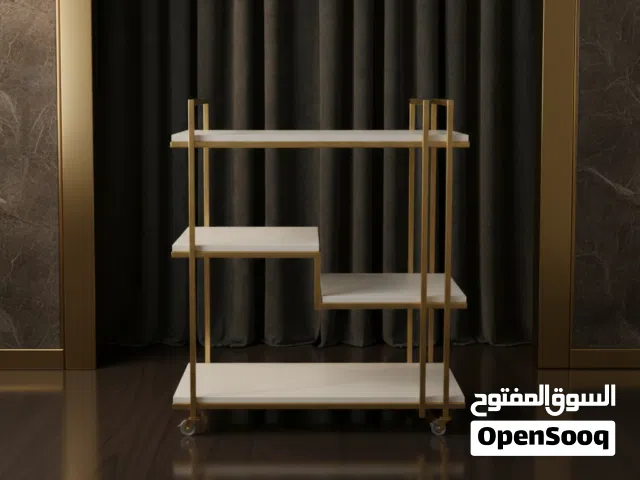عربة تقديم مودرن متعددة المستويات بإطار ذهبي ورفوف بيضاء عرض التصفية الشاملة