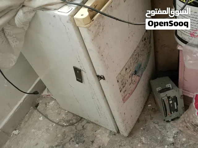 ثلاجة مكتب سوني و مروحه صناعة كورية و رخامه و جيزر 80 لتر و باب محل جديد 50 دينار