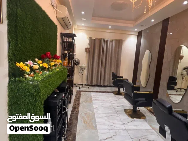 صالون الجميل نسائ للبيع- الموالح الجنوبية شقة الطابق الاول، مميز و قريب من الخدمات