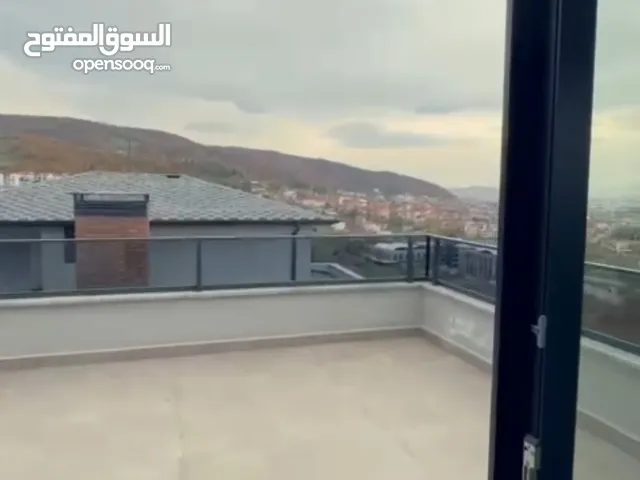 فيلا فاخرة بإطلالة بانورامية للبيع في إزميت – تركيا
