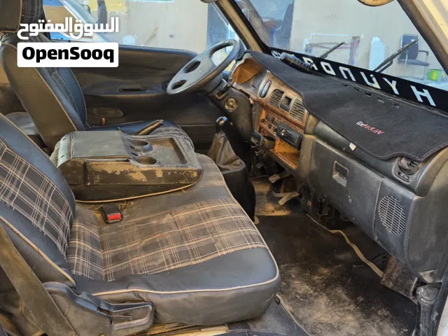 2000 Hyundai H 100