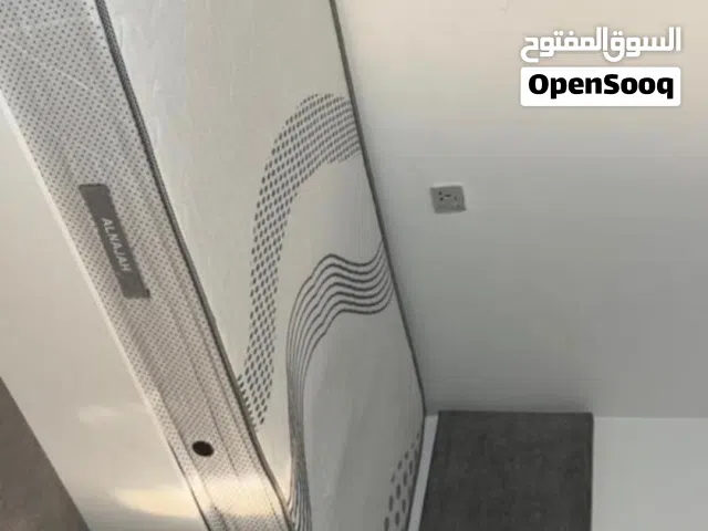 سرير مع كمدينو +فراش طبي