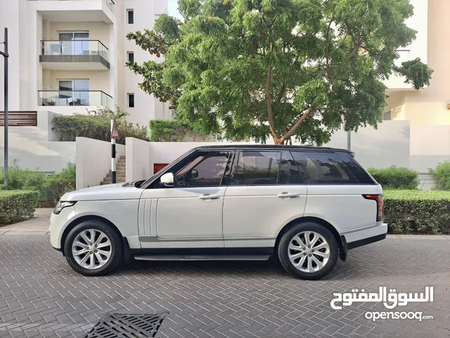 Range Rover Vogue 2016 GCC specification looks and drives like new