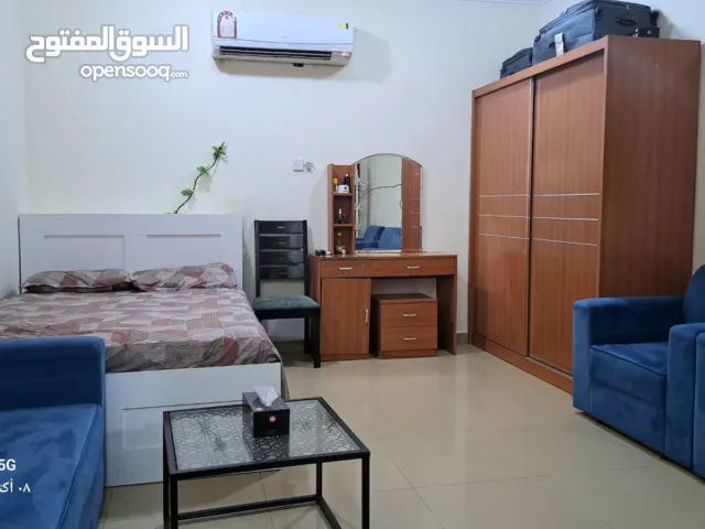 استوديو مفروش للايجار للعائلات شامل الكهرباء والماء الوكرة منطقة الجبل  خلف مدرسة روضة السلام  ارضي