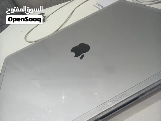 Apple laptop