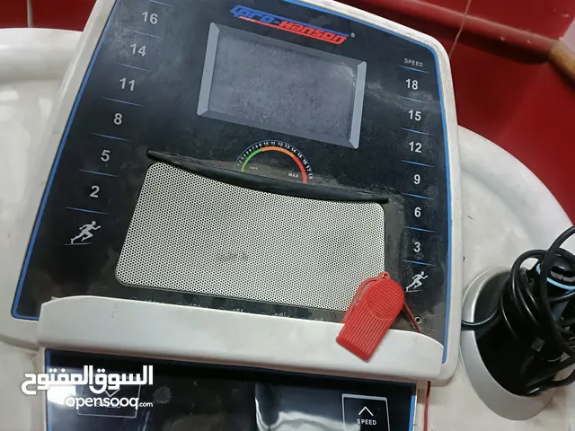 ماشيه كهربائيه رياضيه للبيع وبها حزام البطن