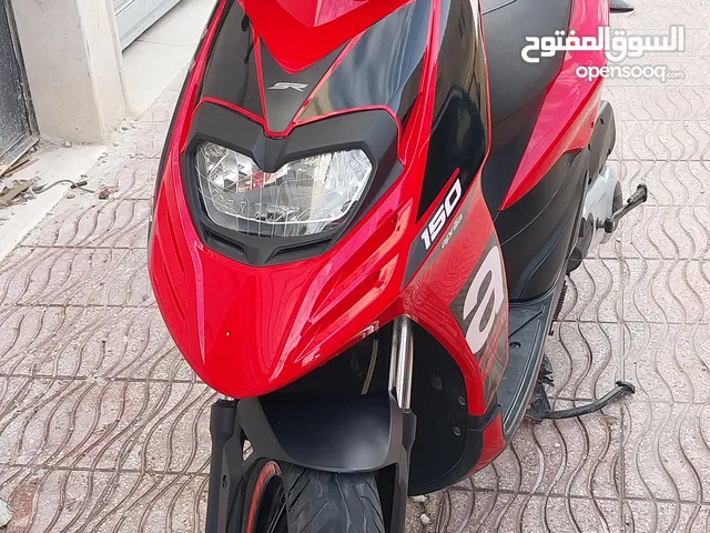 سكوتر ابريليا بحاله جيده افحص وين مابدك مرخص سنه ماشتغل على اي نوع من التطبيقات السكوتر مخزن