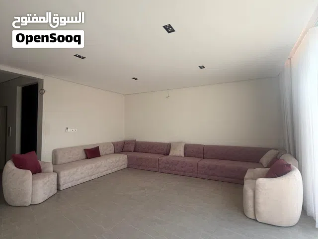 للبيع مجلس (كنبات) جديد بالكامل – لم يُستخدم نهائياً