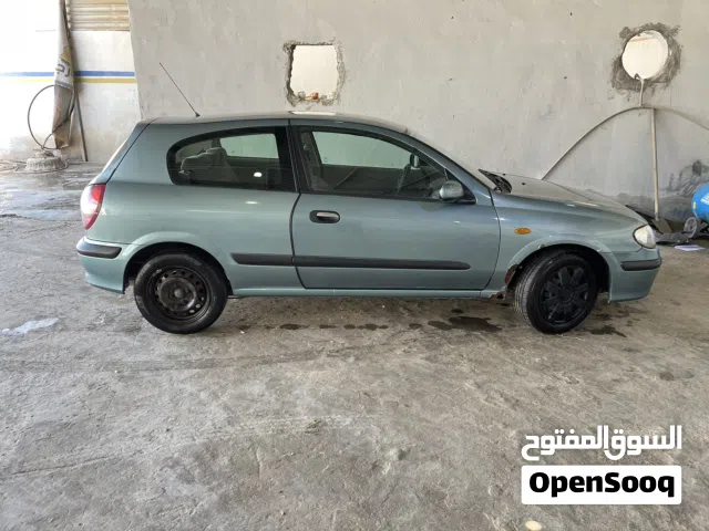 2002 نيسان الميرا