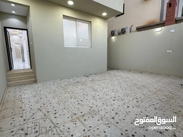 1 m2 5 Bedrooms Apartments for Sale in Tabuk Al Qadsiah 2
