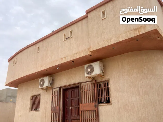 130 m2 3 Bedrooms Townhouse for Sale in Tripoli Alswani