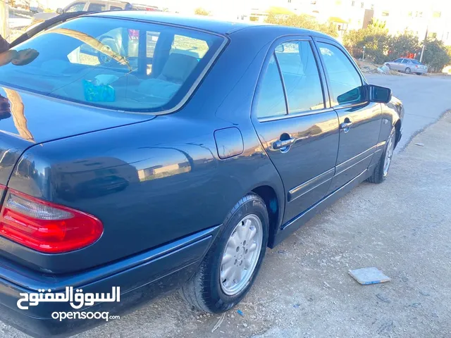 مرسيديس E200 1999