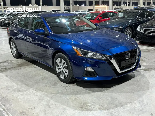 Used Nissan Altima in Um Al Quwain