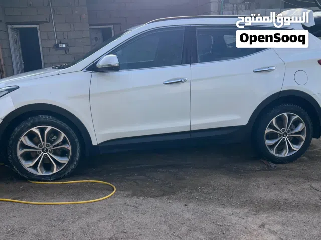 Used Hyundai Santa Fe in Basra
