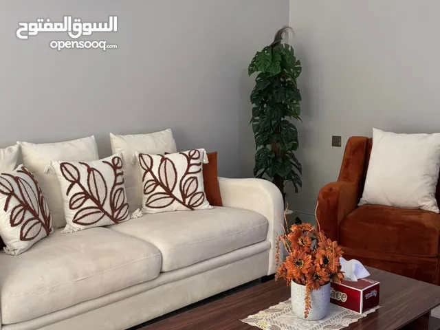120 m2 2 Bedrooms Apartments for Rent in Muscat Al Khoud
